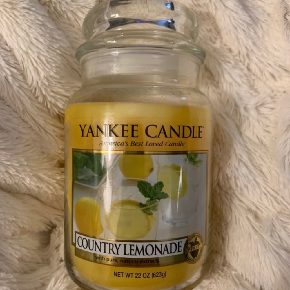 🌷Yankee Candle Country Lemonade